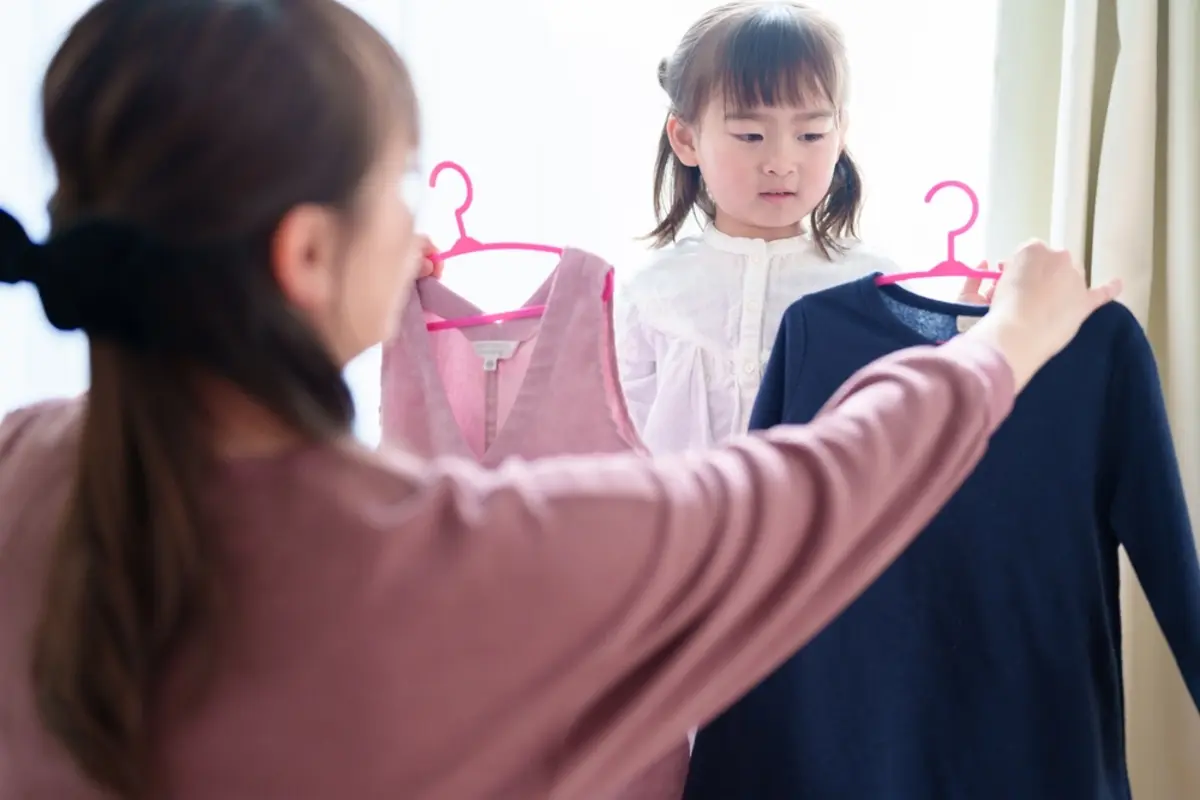 3歳の子ども服に「1着3000円」って高いですか？ 姉に「すぐ大きくなるから古着で十分」と言われたのですが、古着のほうがコスパいいですか？「来年は着れないかも」と思うと悩みます…