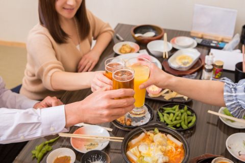 「接待の会食」に”残業代”は出る？「接待」は労働時間に該当するかどうか解説！