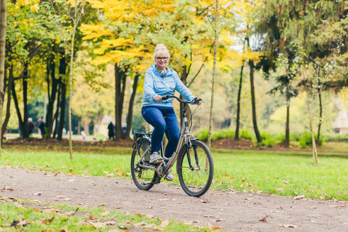 66歳の母が警察から「自転車運転者講習」を受けるように言われました。無視すると「罰金」は発生しますか？