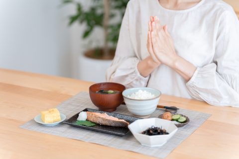 母は「和食」しか作らないけど、たまには「肉」を食べたい！でも肉って高そうで言い出せません…