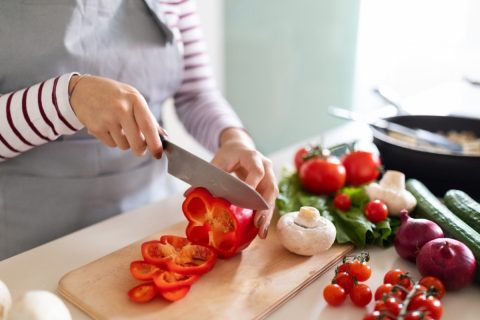 義母が「毎週」1度ご飯を作りに来ることが少し負担に感じています。傷つけずに断る方法はありますか？