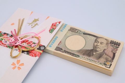 祖父母が毎年、誕生日に「100万円」を贈与してくれます。110万円以下でも「贈与税」がかかると聞いたのですが、私は大丈夫ですよね…？