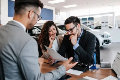 通勤のために車を購入予定です。車に興味がないため車種がなかなか決まりません。何を重視すればよいのでしょうか？