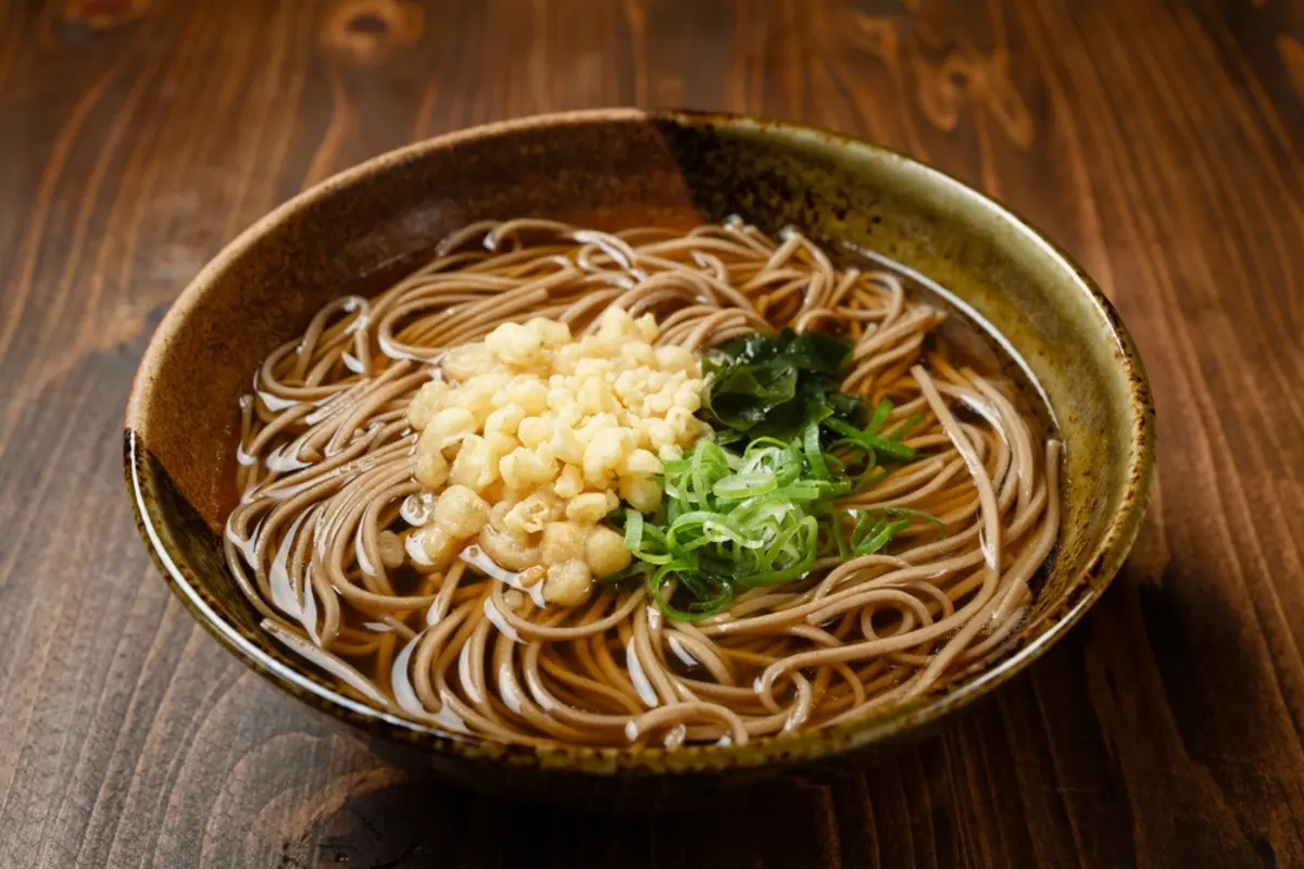 夏バテで毎日「蕎麦」ばかり食べています。体重が2kg減りましたが、栄養的には「白米」のほうが良いでしょうか？