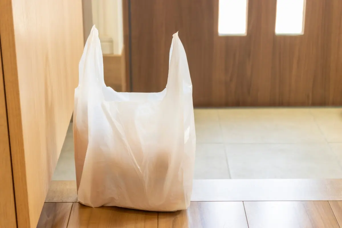 お店によって「レジ袋の値段」が違うのはなぜ？そもそもお店側が勝手に決めていいの？