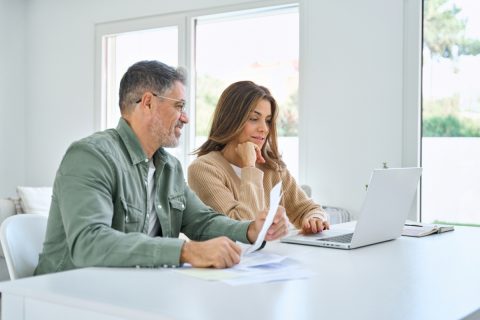 【老後の年金額】ずっと真面目に年金を納めてきました。定年後は夫婦で「ゆとりある暮らし」を送りたい。「今の世帯収入と同じくらいの年金収入」は無理なのでしょうか？