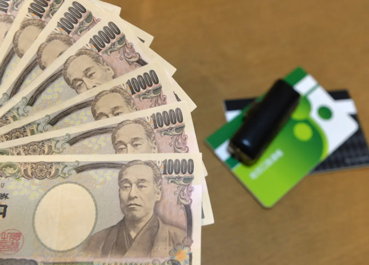 コツコツ貯めたタンス預金が「300万円」に！ 夫に「税務署から連絡来るんじゃない？」と言われたけど、それって本当？ そもそも“タンス預金”はNGなの？