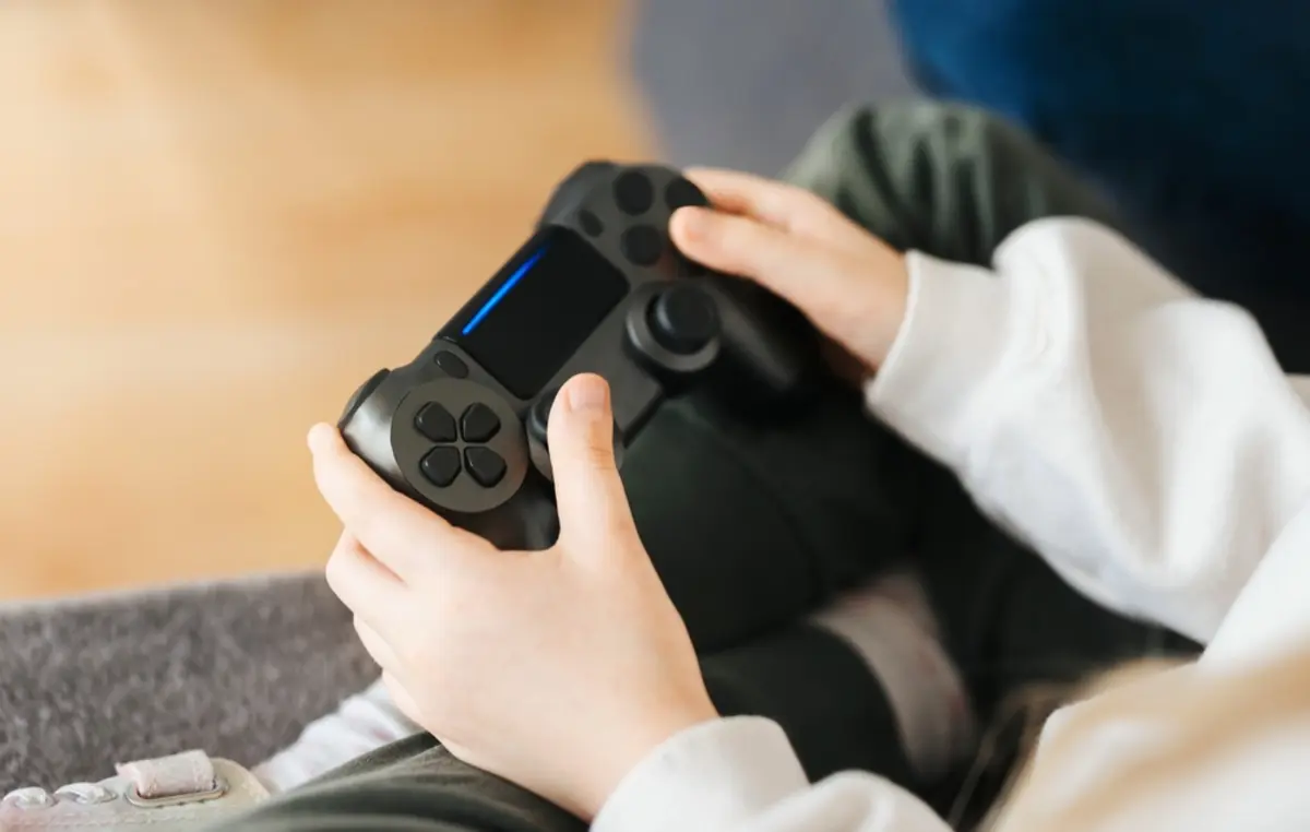 12歳の息子から「PS5」をねだられています。小学生に買い与えるには高すぎるでしょうか…？