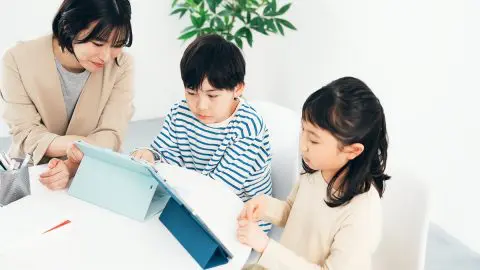 小学生の子どもが２人、塾は「連鎖課金」と聞き怖くなっています。おおよその概算が知りたいです。