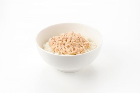 20代一人暮らし。節約のために夕食は「ツナ缶＋ごはん」の組み合わせですが、栄養面は問題ないですか？