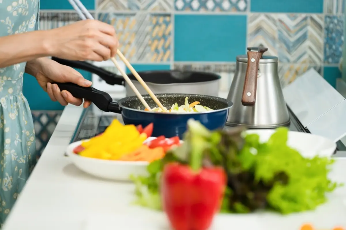 夕食は毎日「納豆＋カット野菜炒め」を食べています。野菜も摂れているので「栄養面」の心配はないでしょうか？