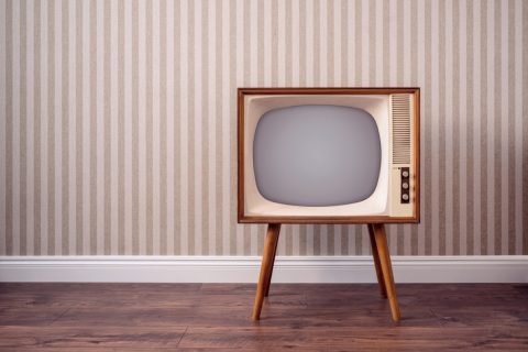 15年使ったテレビが故障した！ この場合「NHK」は解約できますか？ 年払いで「1万2000円」を払ったばかりなのですが、お金は返ってくるのでしょうか…？