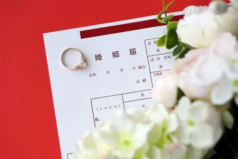 30歳年収400万円で、専業主婦希望の人との結婚は難しいでしょうか？　 婚約者は会社員ですが、出産後は専業主婦になりたいと言っています。