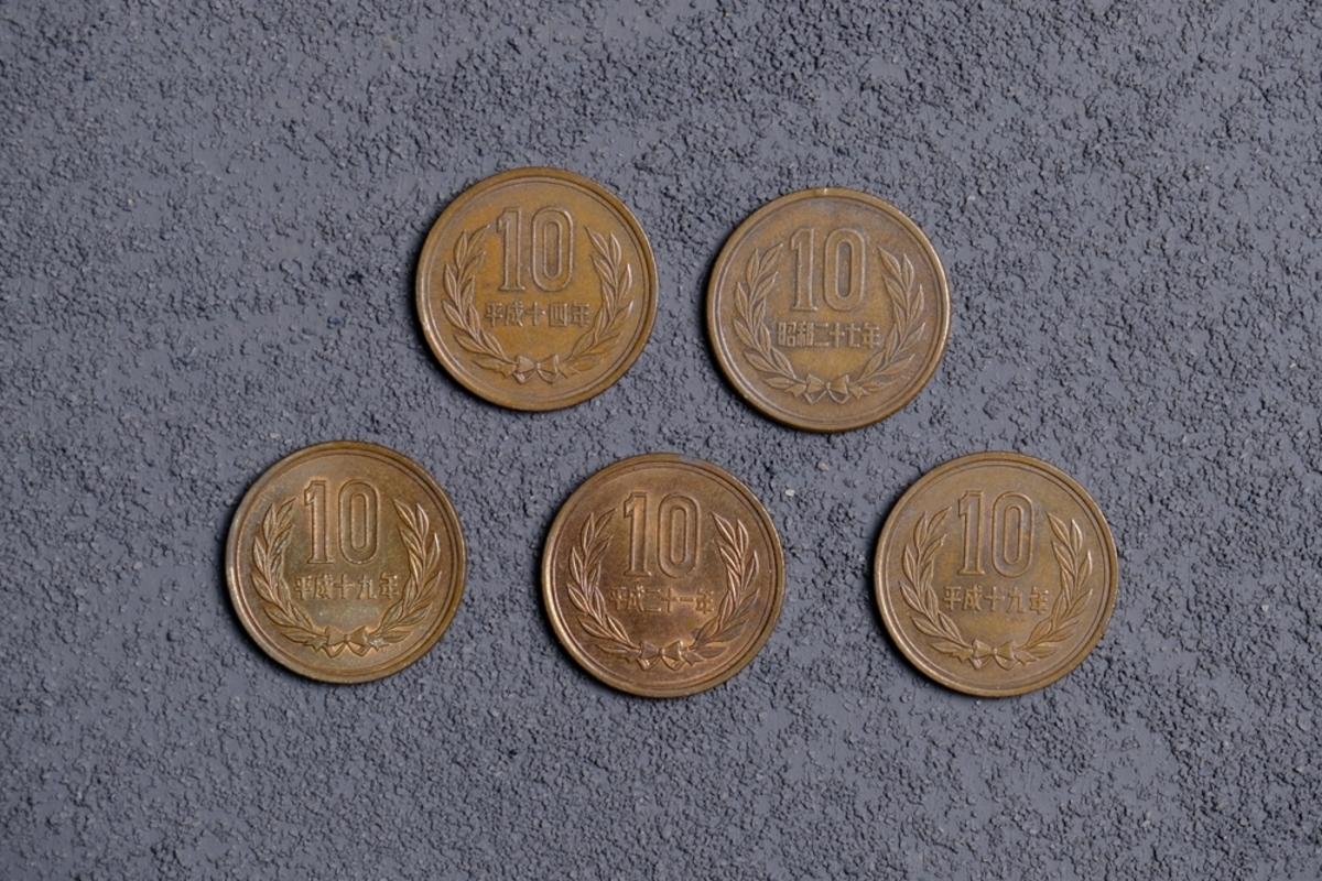 インスタで見た「10円玉をきれいにする方法」を試したところ、友人に「硬貨に手を加えるのは違法 」と言われました。きれいに磨く程度でもダメなのでしょうか…？|ファイナンシャルフィールド|﻿その他暮らし