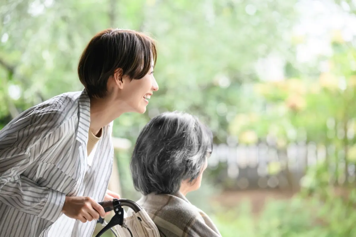 高齢の母の「介護」が必要になりました。介護休暇は「年5日」まで、介護休業制度も“使い勝手”が良くないように感じます。なにか良い方法はないのでしょうか…？