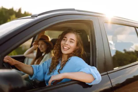 友人とシルバーウィークに車で「伊豆」に行きます。運転は自分なのですが、「ガソリン代」など半分以上請求しても大丈夫でしょうか？ 高速も使うので、少し多めにほしい気持ちがあります