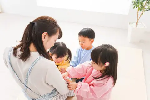 いま通っている幼稚園が合わず保育園に入りたいのですが、なかなか空きが出ません。仕事を再開したいけど「一時預かり」はやはり高いですよね？