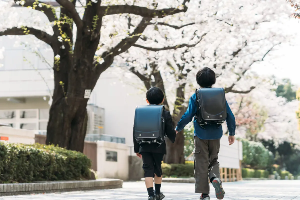 【比較】わが家は長男と三男が「8歳差」です。児童手当は「年子3兄弟」のほうが多くもらえるって本当ですか？ どのくらいの“差”になるのでしょうか？