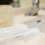 ホテルのロビーに「ご自由にお持ちください」とアメニティが! シャンプーやお茶などを“余分”にもらっておきたいのですが、問題ないでしょうか…?