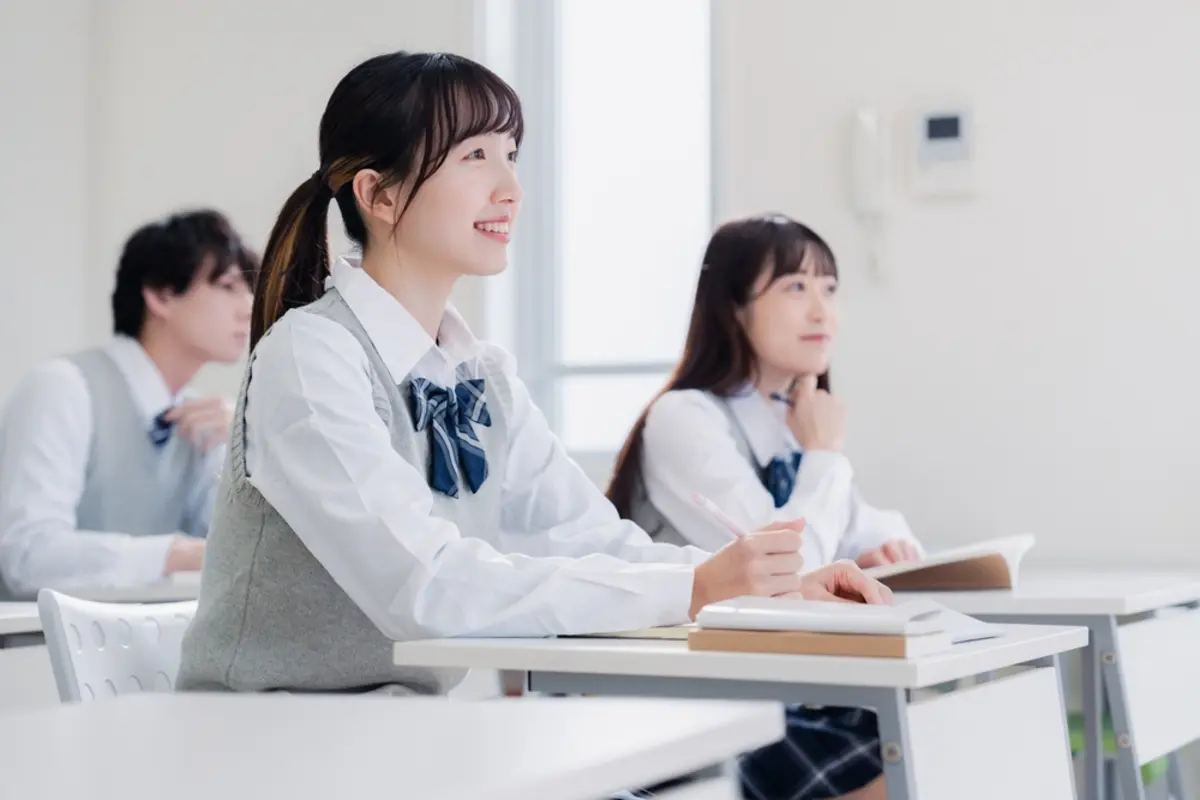 友人に「子どもが奨学金を受け取れない」と話したら、「かなり稼いでるんだね」と言われた！ わが家は世帯年収800万円ですが、対象外だと年収がバレるのでしょうか…？