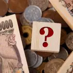 母の年金は「月5万円」です。援助したいですが、難しいなら「生活保護」を受けてもらうべきでしょうか…？