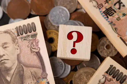 母の年金は「月5万円」です。援助したいですが、難しいなら「生活保護」を受けてもらうべきでしょうか…？