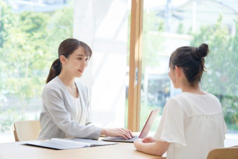 婚活中の38歳ですが「経済力」を重視していたら相談所の方に「価値観が合う人を選んでは？」と言われました…年収を気にする人は少ないのでしょうか？