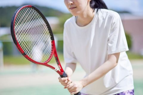 40代から「テニス」を始めるのは無謀でしょうか…？ 少し興味があるので、テニスにかかる費用を教えてください。