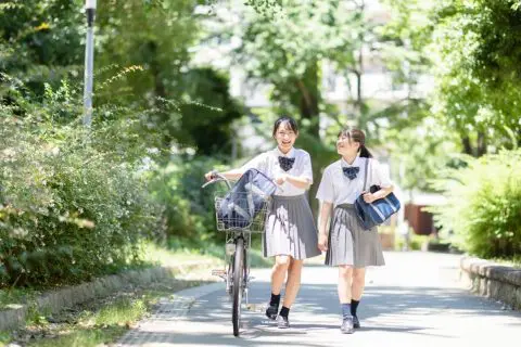 子どもの学費を貯めているのですが、小学校～大学まで「公立」と「私立」でどれくらい費用が変わるものなのでしょうか？