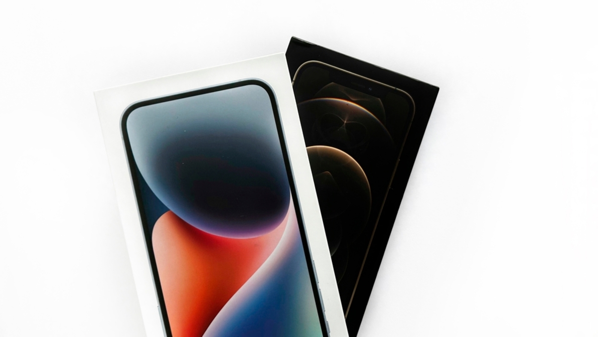 新発売の「iPhone16」をゲット！「空箱は売れるから取っておくべき」と 