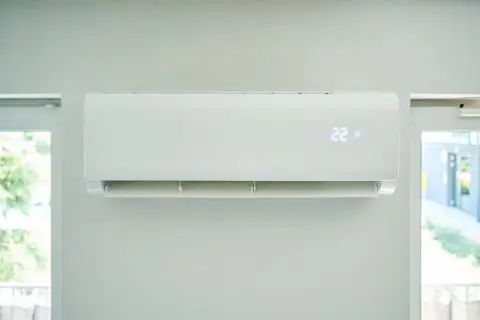 22度設定で「暖房」をつけっぱなしにして外出してしまった！1日で電気代はいくらかかる？