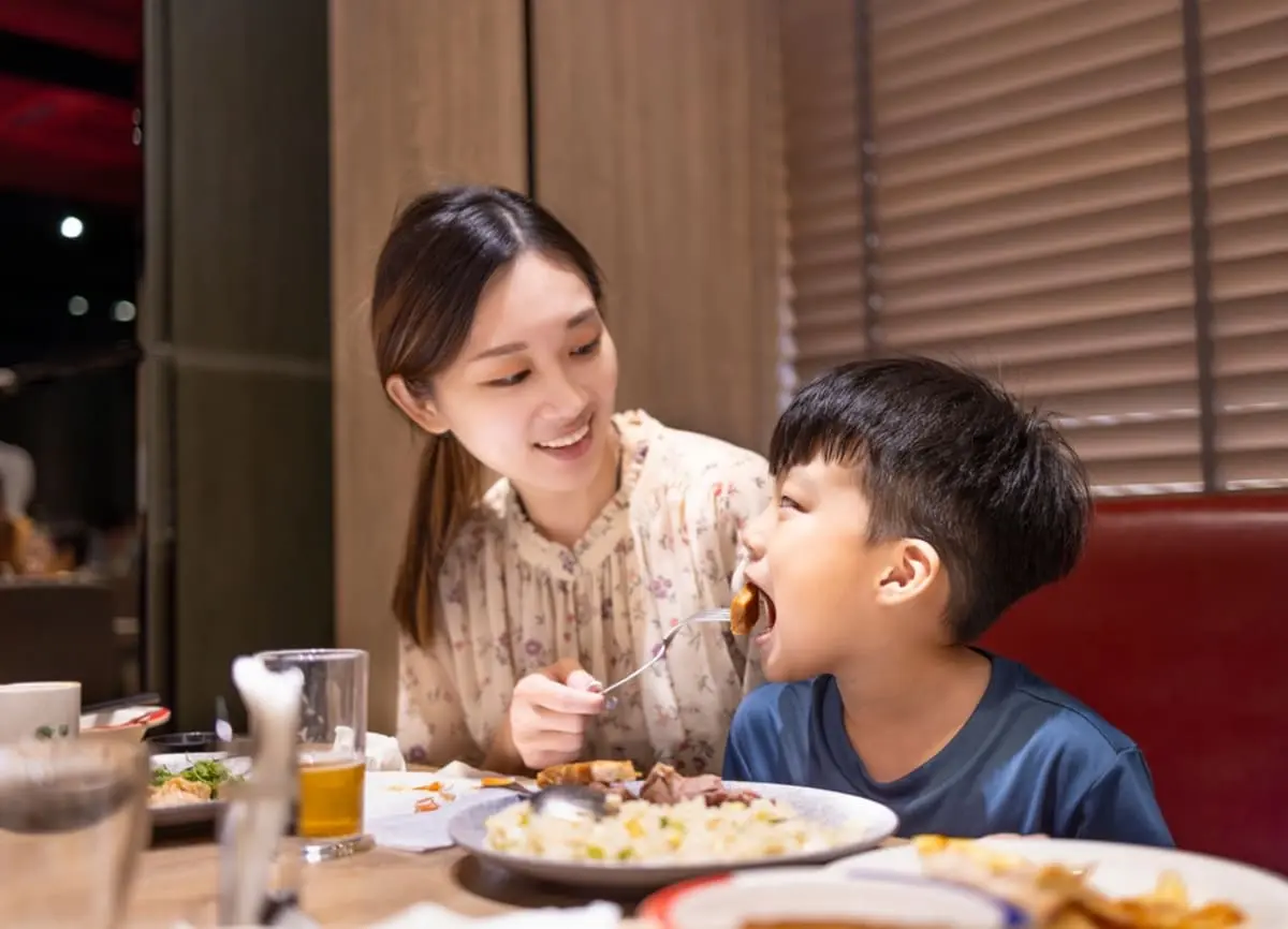 子どものいる休日は料理が大変！ファミレスに頼りたいけど、みんなはどこのファミレスを使っているの？ 人気メニューについても解説