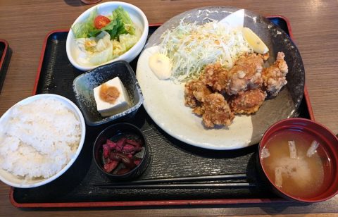 「週5日」は職場の近くの定食屋さんで「ランチ」をしているのですが、最近値上げをして出費がきつくなってきました…。外食の回数を減らすと年間いくらの節約になりますか？