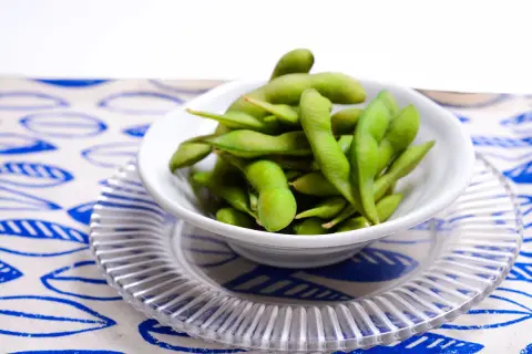 「ランチ営業」をしている「居酒屋」に入ったところ、着席と同時に「お通し」が出てきました。お昼なのでお酒も飲みませんし、断っても問題ないですよね？