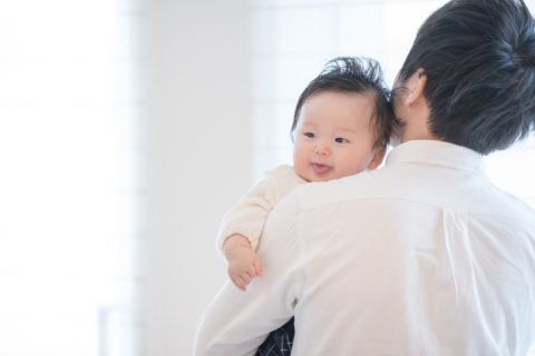 夫に「育児休業」を取得してもらうことになりました。給料が「3割」ほど「下がる」ことになりますが、税金などの天引き分も下がりますか？