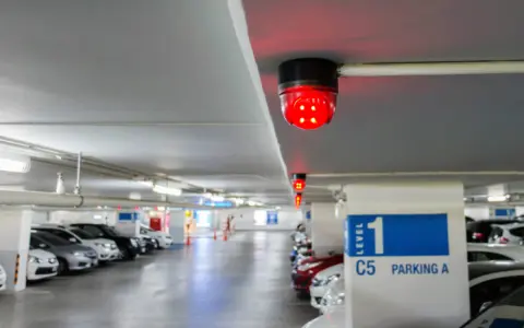 「駐車場経営」って誰でも稼げるの？ 余った土地でもできる？