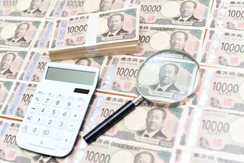 春に退職金「1500万円」が入るなら、口座は「分けたほうがいい」ですか？ 先輩には「同じ銀行でも大丈夫」と言われましたが、どちらにすべきでしょうか？