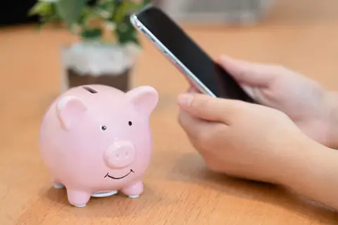 スマホ料金に「毎月300円の謎の請求が…」不要なオプション料金を簡単に確認する方法とは？