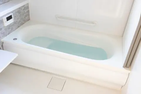 「足し湯」と「追い炊き」、水道光熱費が安いのはどちら？オンにしたままよりスポットで使う方がお得？