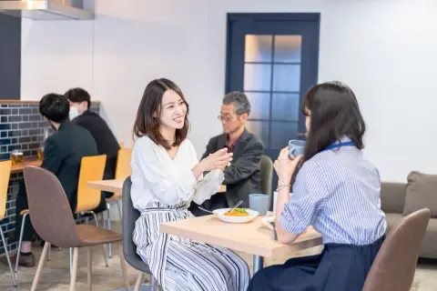 友人の勤める会社は「大手企業」で「社食」が完備されているそうです…。日本で「社食」がある企業って珍しいはずですよね？