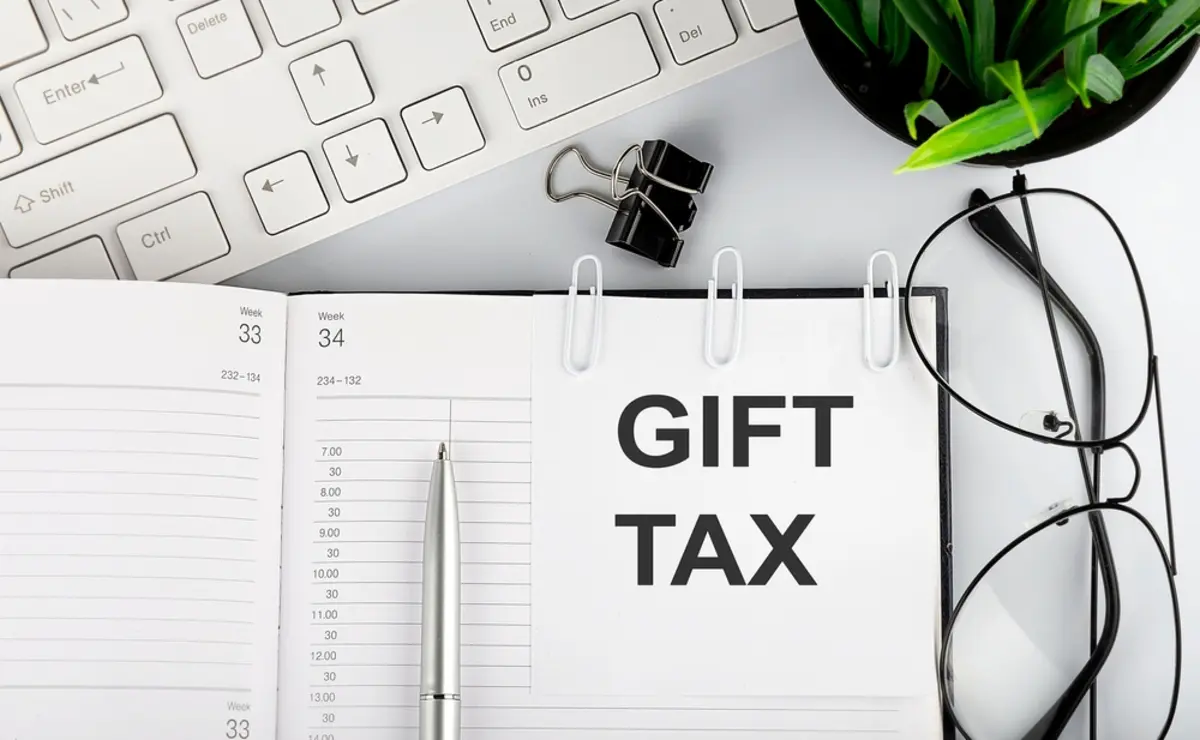 「贈与税」vs「相続税」父に「6000万円」の財産がある場合、子どもはどう受け継ぐべき？ そのまま相続した場合にかかる「税金・対策」を解説