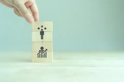 20代の昇進したい社員と昇進を避けたい社員の比率はどのくらい？ 昇進の一例として課長クラスの年収についても解説