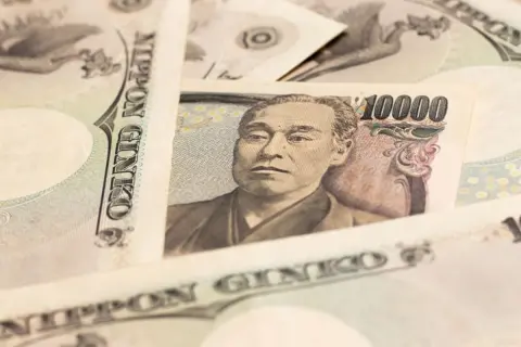 「破けているお札」は「使用できない」って本当？ 「交換」はできる？