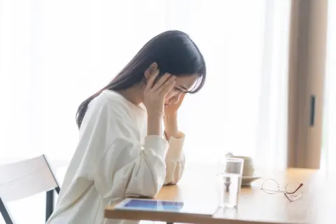 親に「バイトは扶養内で」と言われている大学生です。私は稼ぎたいのですが、なぜ扶養から抜けてはいけないのでしょうか？