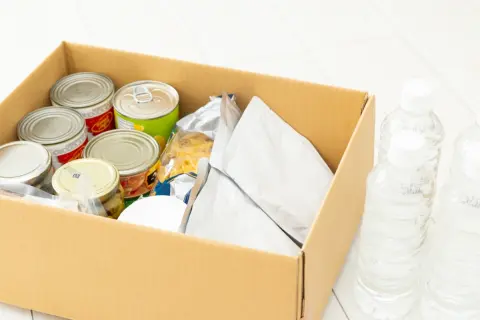 南海トラフ地震は「30年以内」の発生確率80％!? 夫婦2人で「米3kg、2リットルの水12本」あっても安心できない！ 本当に必要な食料備蓄の量や必需品などを解説