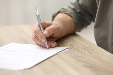 ”もしものとき“は同居中の長女に自宅を「相続」させたいです。独立した長男もいますが、遺言に「全財産を長女に相続させる」と書いても問題ありませんか？