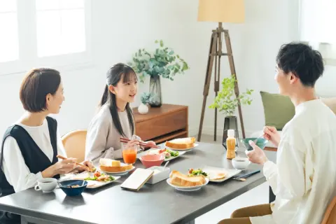 子どもが3人いる家庭の食費はどれくらい？食費をおさえるポイントは？