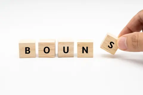 2024年冬のボーナスが「100万円」を超えたと言う友人。30代の平均と比べて高いですよね？