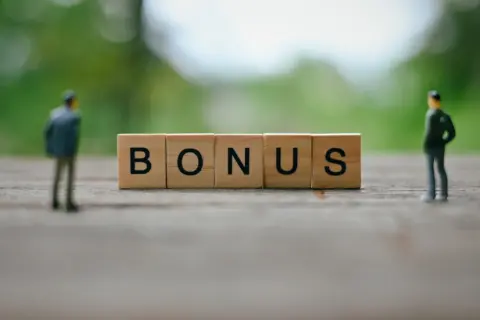ボーナスで住宅ローンの「繰り上げ返済」して大丈夫？ ボーナスのおすすめの使い道とは？