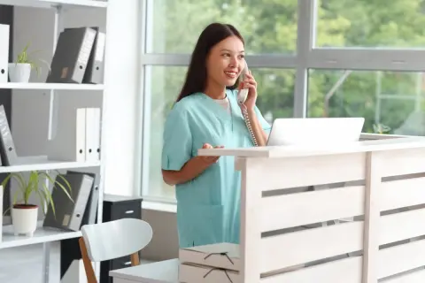 専門学校を卒業し、春から「医療事務」をする娘。就職先の初年度の年収が「280万円」なのですが、一般的なのでしょうか？